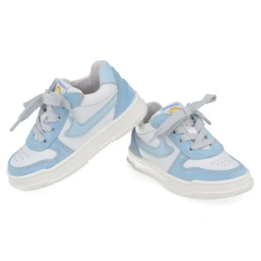 sneakers wit