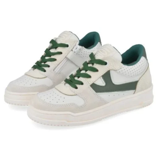 sneakers wit