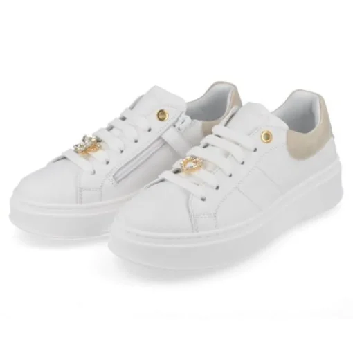 sneakers wit