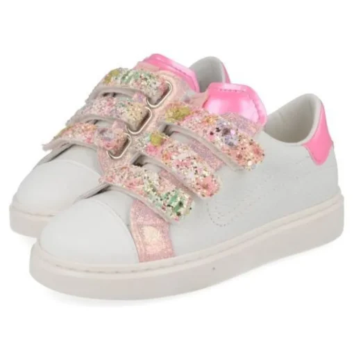 sneakers wit