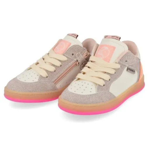sneakers wit