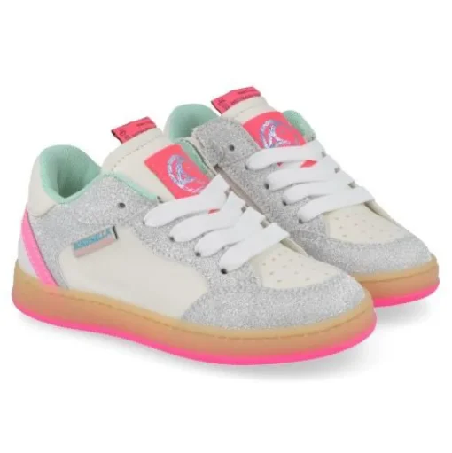 sneakers wit