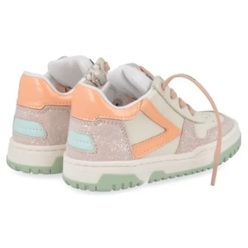 sneakers wit
