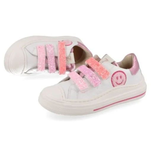 sneakers wit