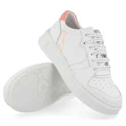 sneakers wit