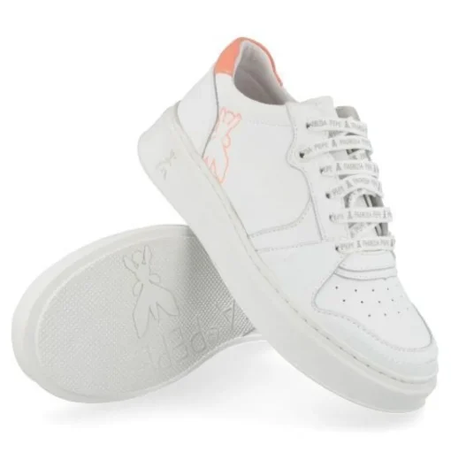 sneakers wit