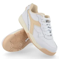 sneakers wit