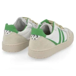 sneakers wit