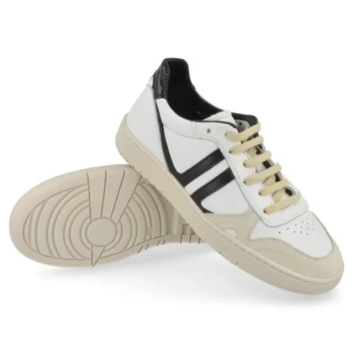 sneakers wit