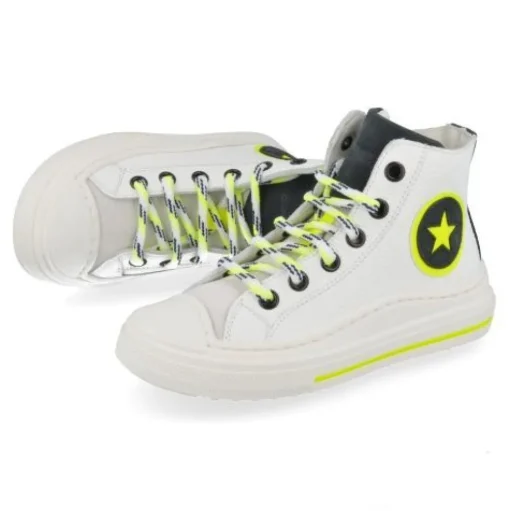 sneakers wit