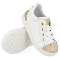 sneakers wit