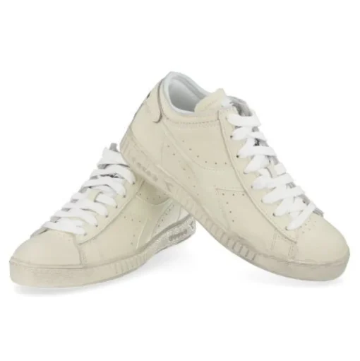 sneakers wit
