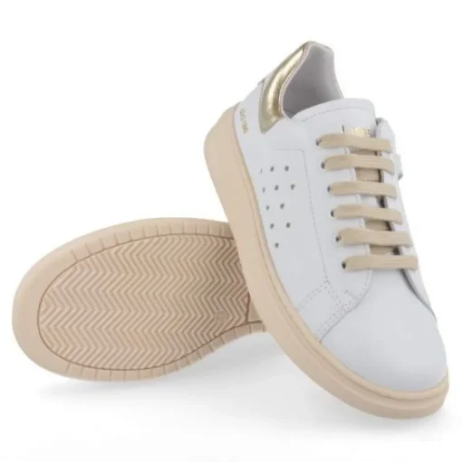 sneakers wit