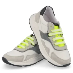 sneakers wit