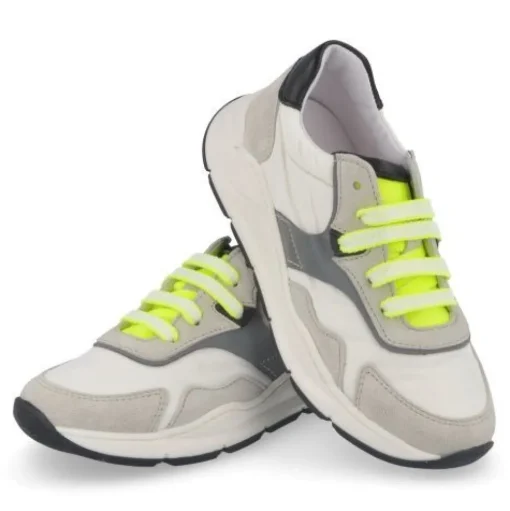 sneakers wit