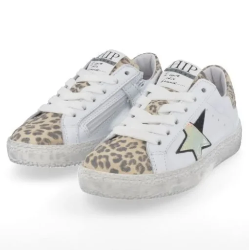 sneakers wit