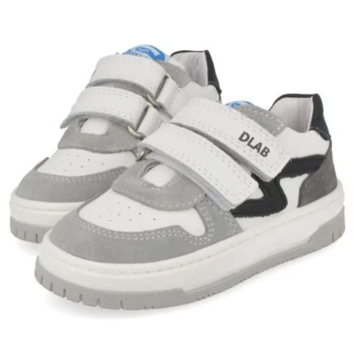 sneakers wit