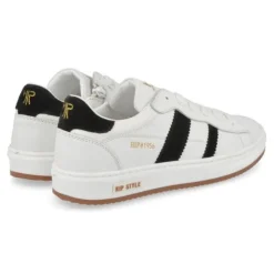 sneakers wit