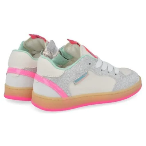 sneakers wit
