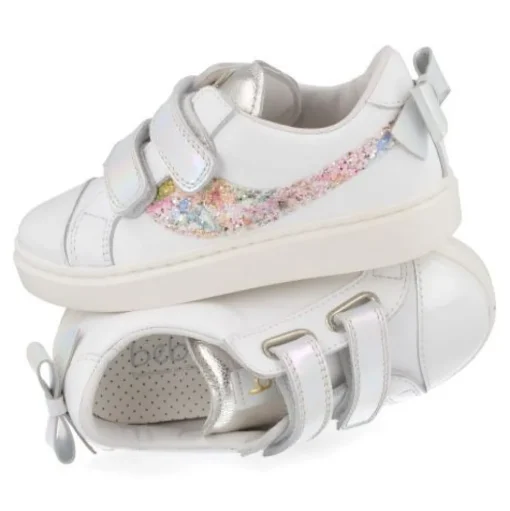 sneakers wit