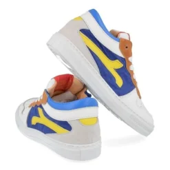 sneakers wit