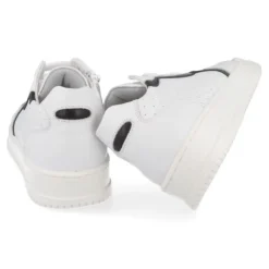 sneakers wit