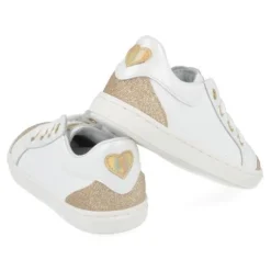 sneakers wit
