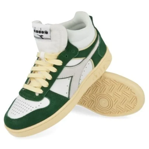 sneakers wit