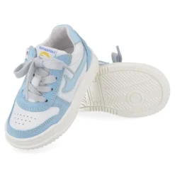 sneakers wit