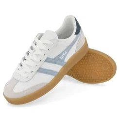 sneakers wit