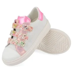 sneakers wit