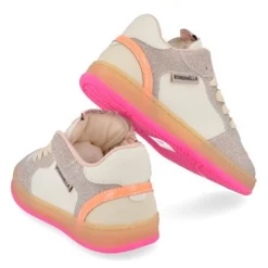 sneakers wit