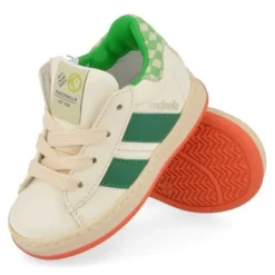sneakers wit