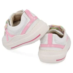 sneakers wit