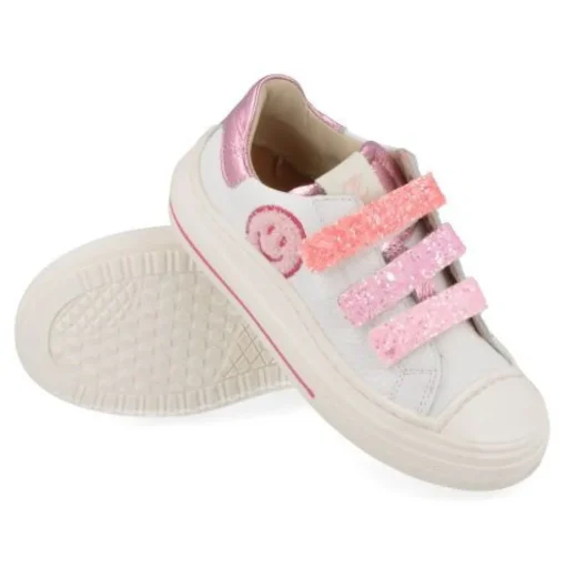 sneakers wit