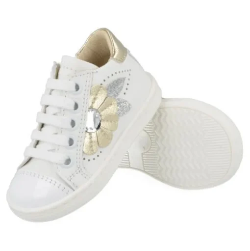 sneakers wit
