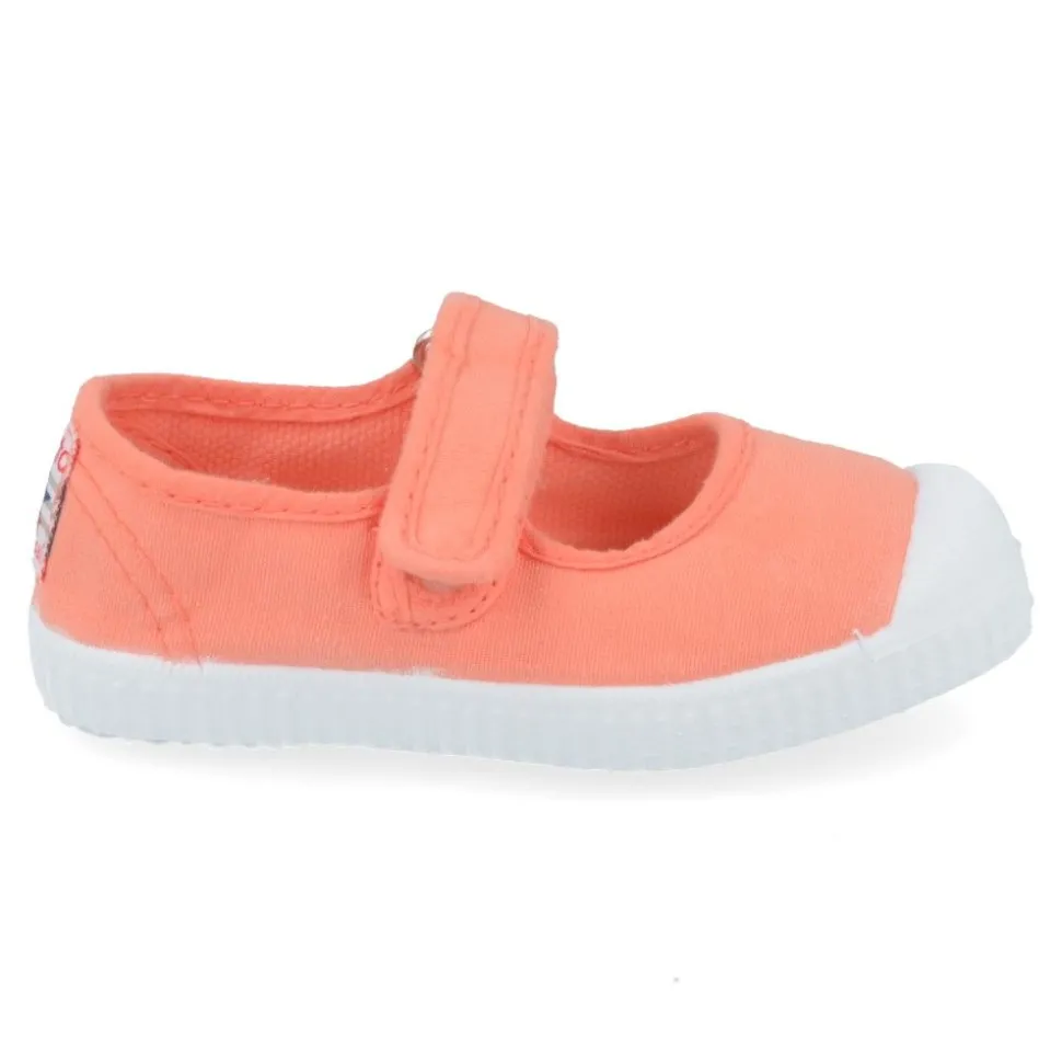 sport-en speelschoenen coraal