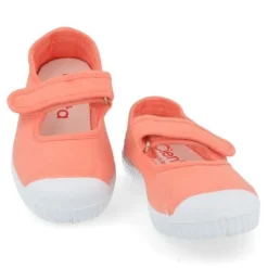 sport-en speelschoenen coraal