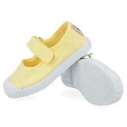 sport-en speelschoenen geel