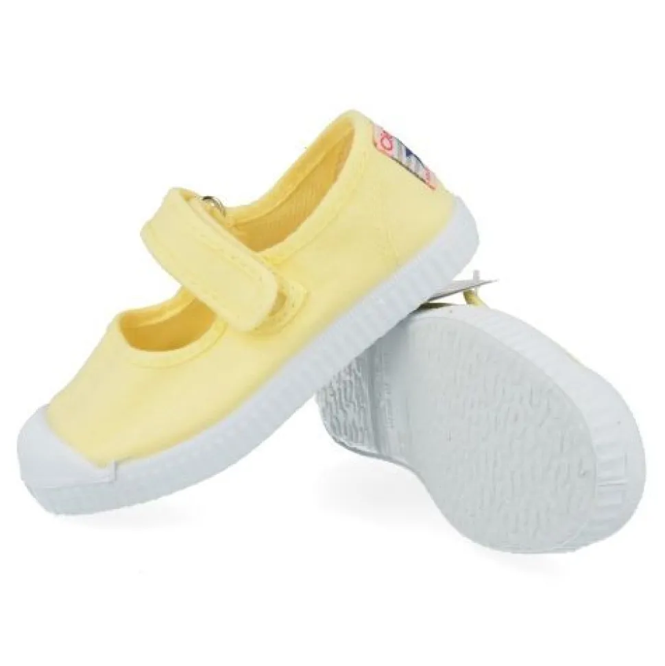 sport-en speelschoenen geel