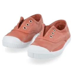 sport-en speelschoenen roest