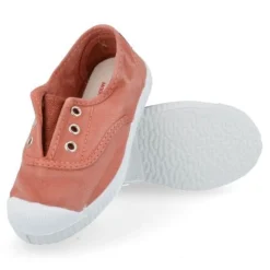 sport-en speelschoenen roest