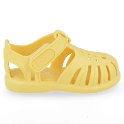 watersandalen geel