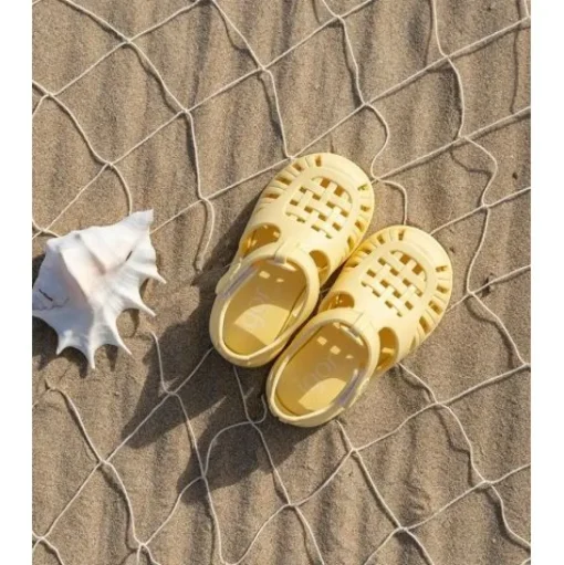 watersandalen geel